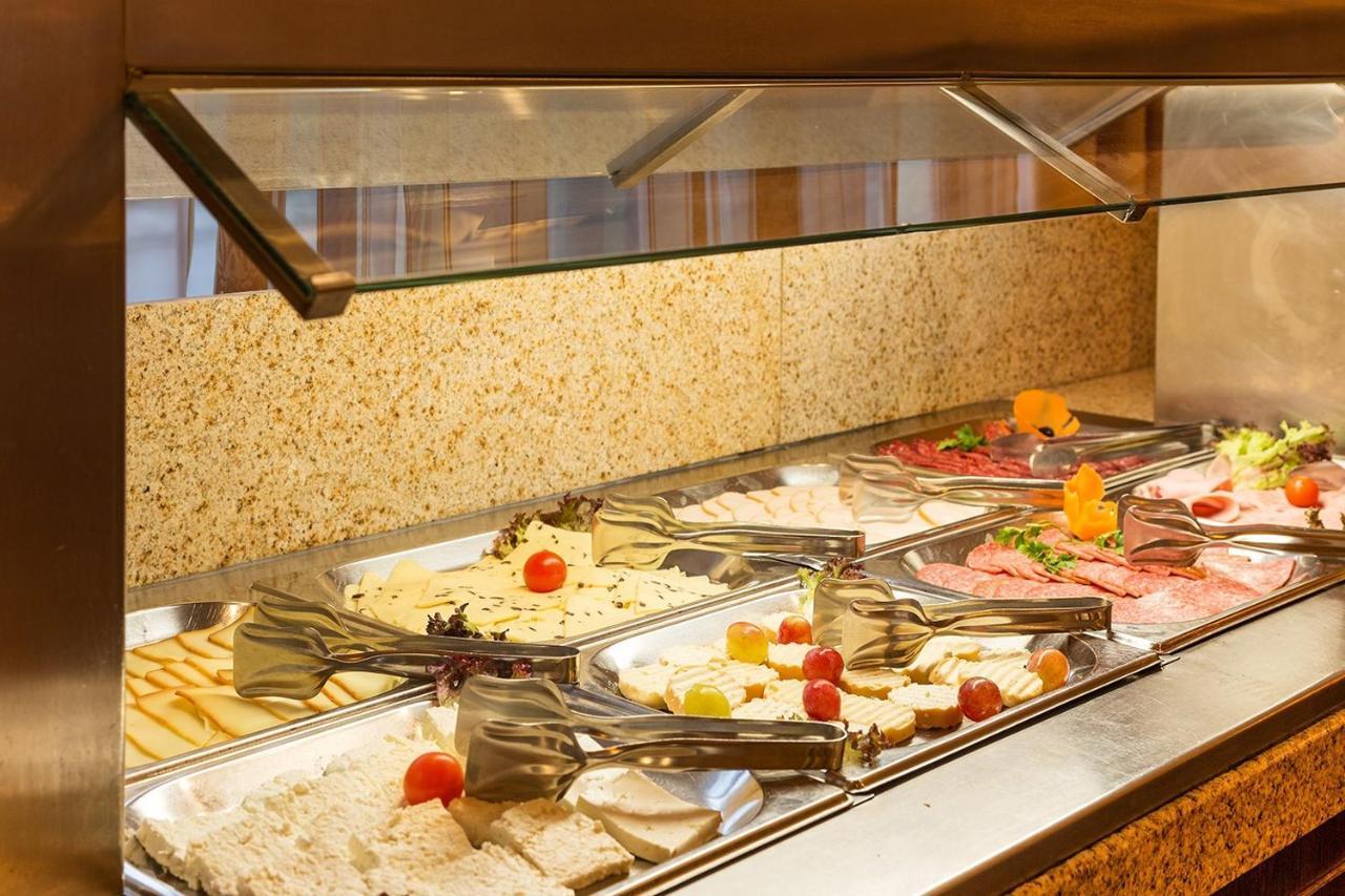 Apartcomplex Splendid 3* Saints Constantine and Helena